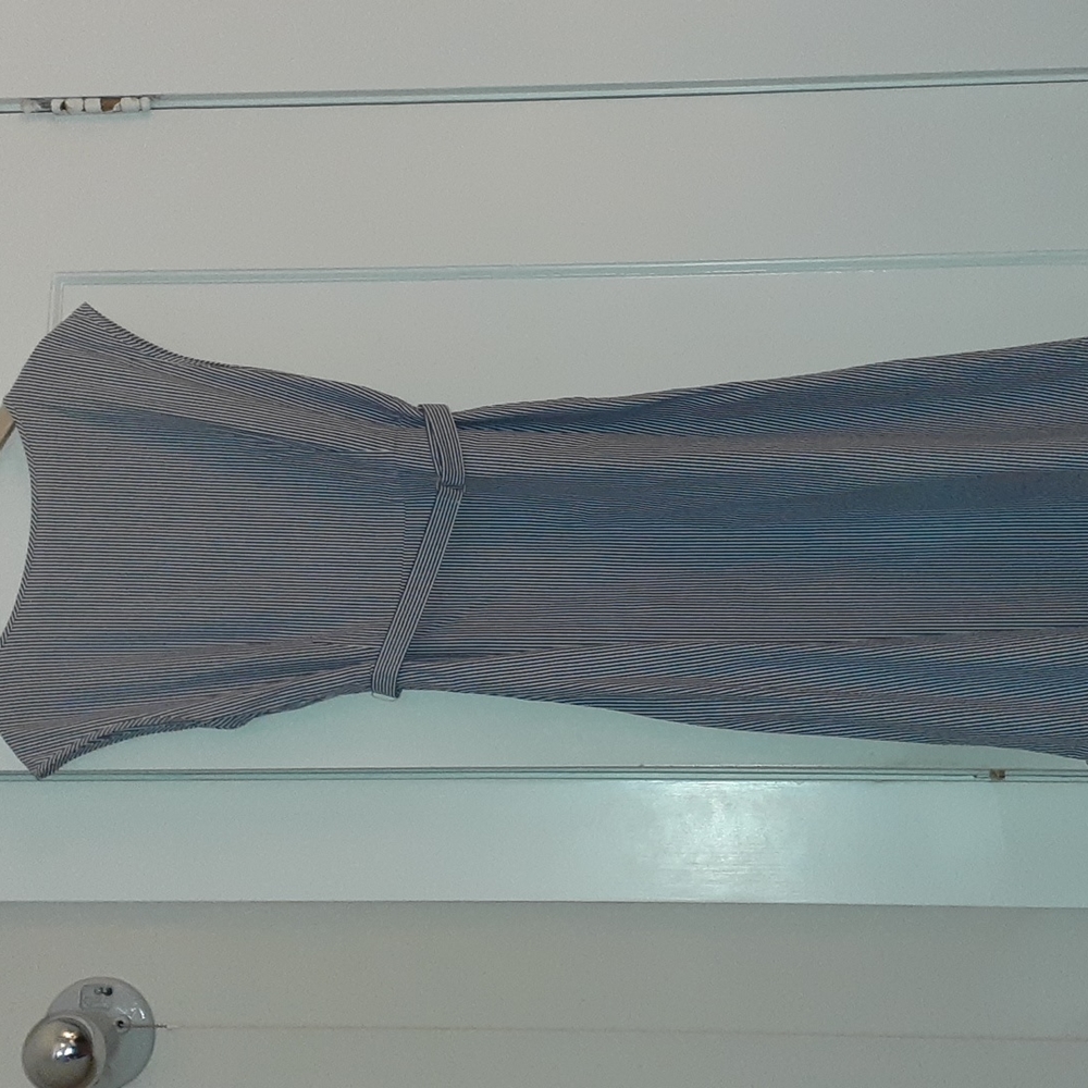 Uniqlo seersucker sleeveless dress for summer